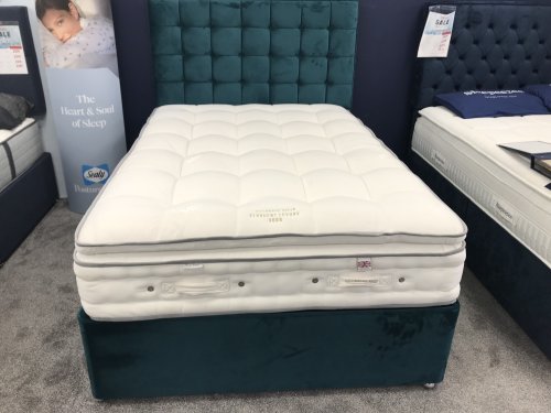 Millbrook 4'6" 3000 Mattress with Sleepeezee 2 Drawer Divan & Windsor Headboard