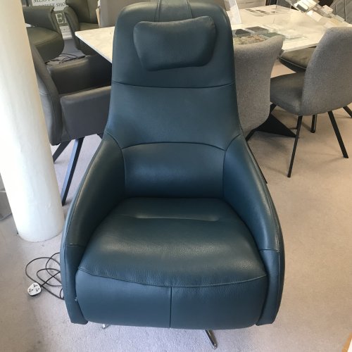 Hjort Knudsen 7698 Harmony Power Recliner Chair